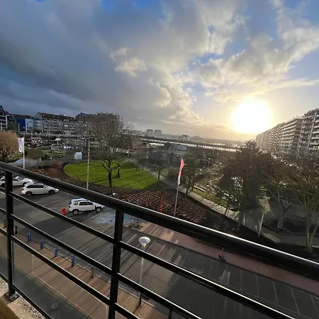 Sunset Family T109 Apartment